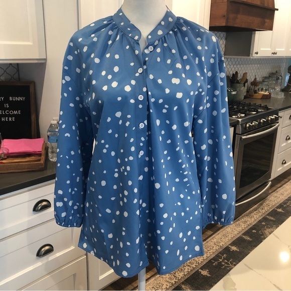 Made With Love NWT Blue White Polka Dot Blouse Button Up M - Picture 1 of 9